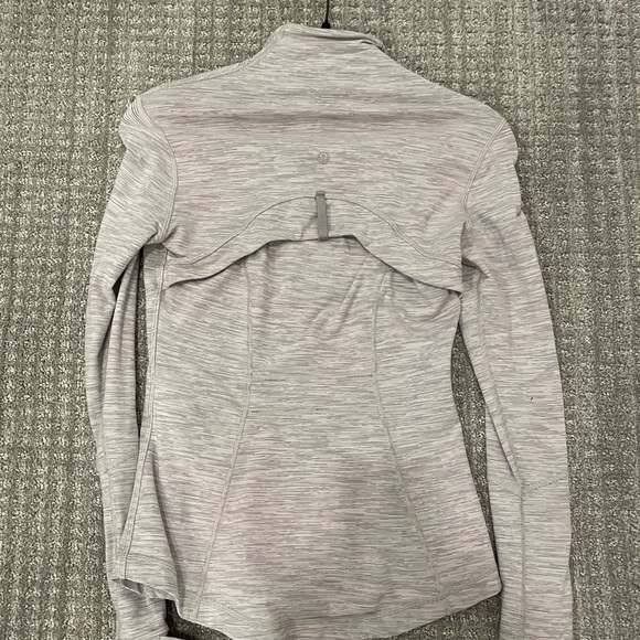 Lululemon grey define jacket size 4 - Picture 2 of 2